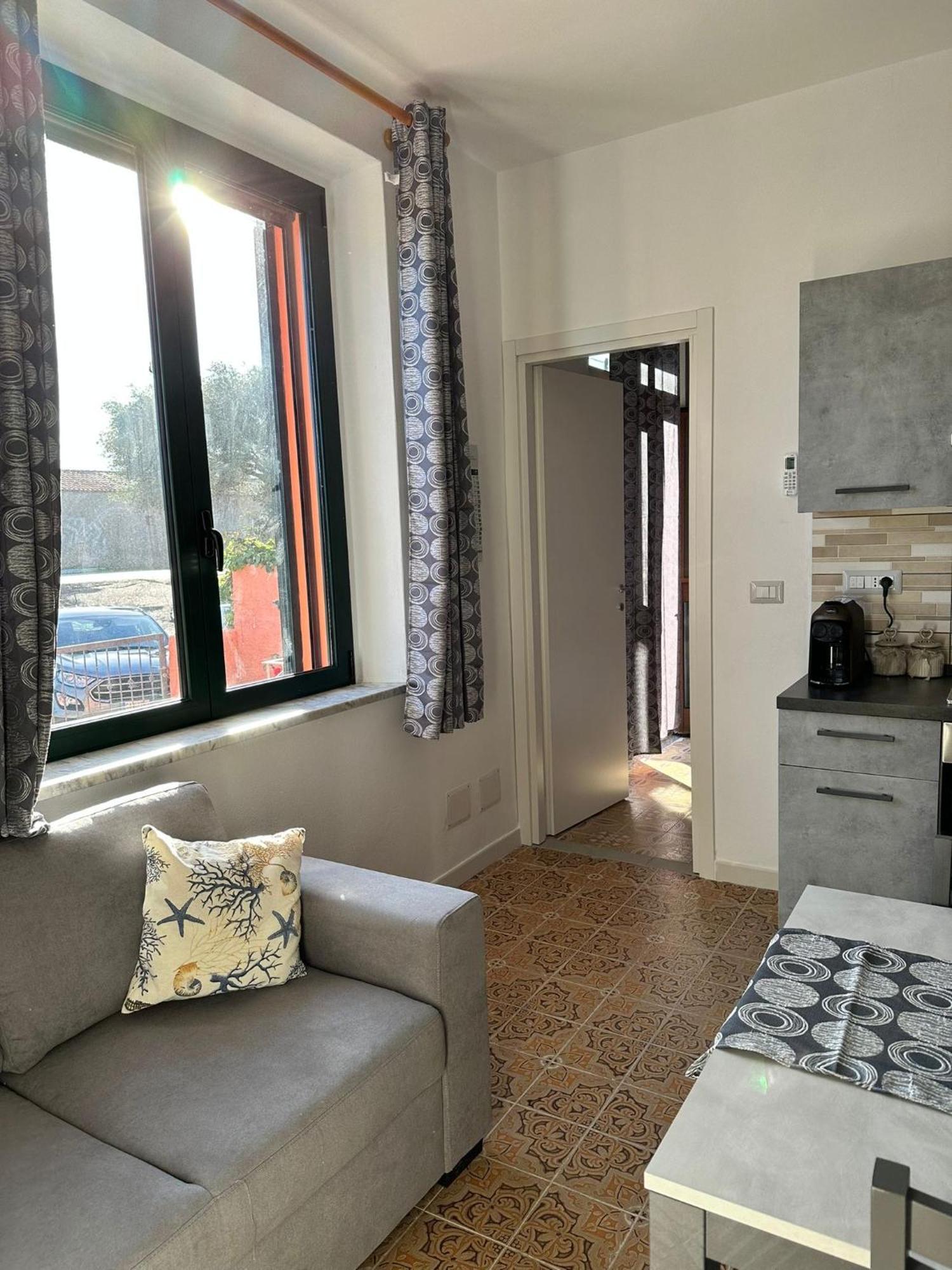 Casa Bettina La Maddalena Apartment ลามัดดาเลนา ภายนอก รูปภาพ