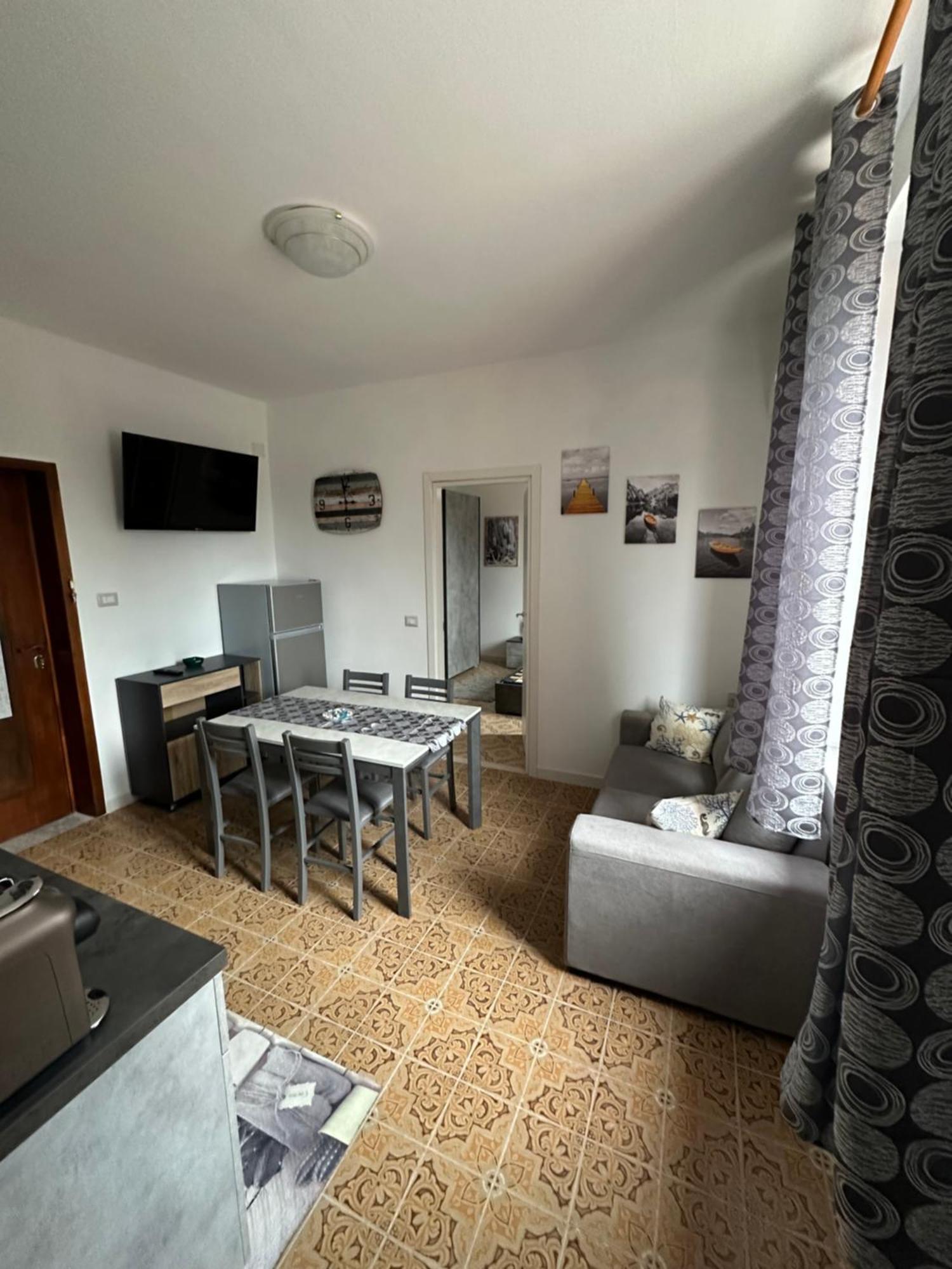 Casa Bettina La Maddalena Apartment ลามัดดาเลนา ภายนอก รูปภาพ